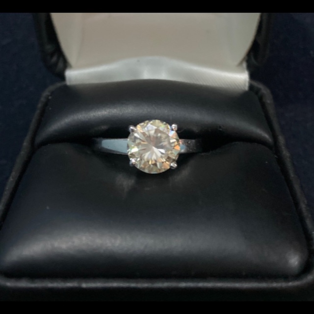 Gorgeous 2.16CT Canary Yellow Moissanite Diamond Solitaire Ring Size 7 - Picture 3 of 6